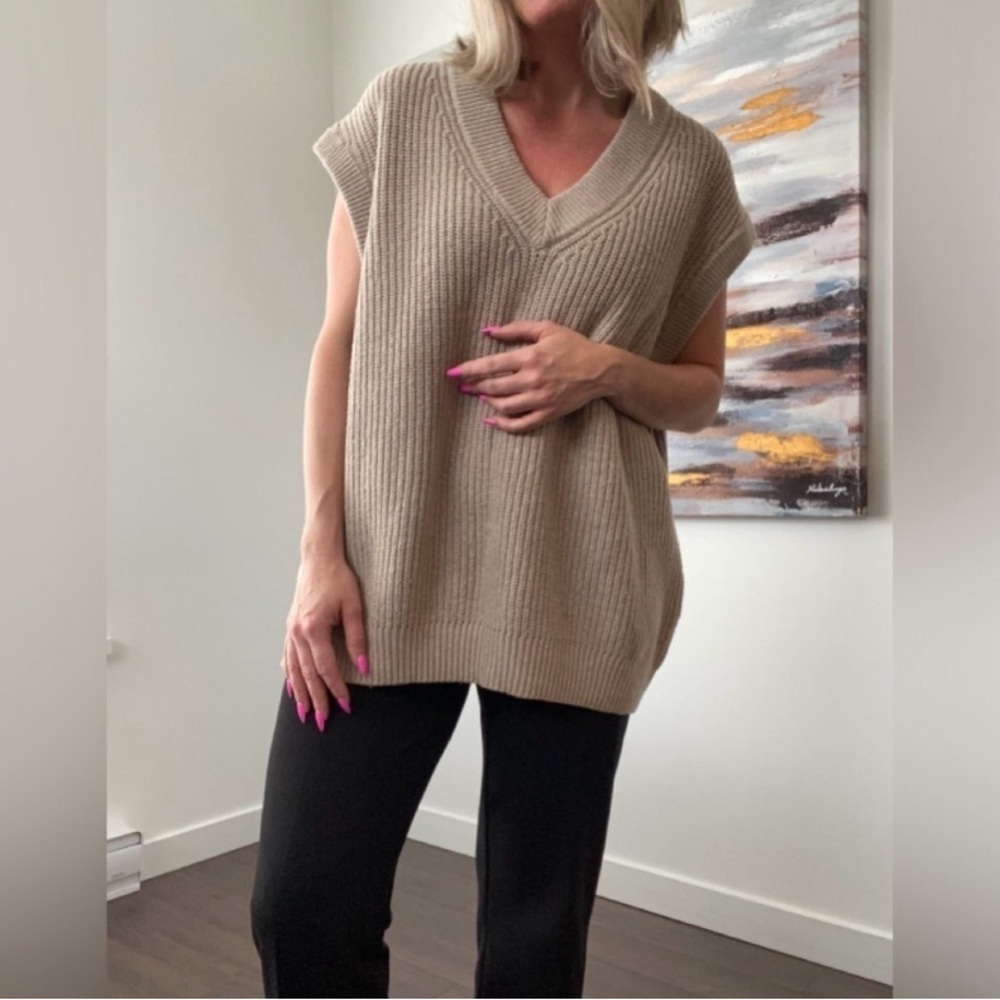 RW&CO. Sweater Vest NWT